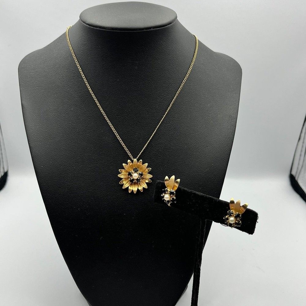 Vintage Womans AMCO Necklace 14k gold filled necklace and earring set